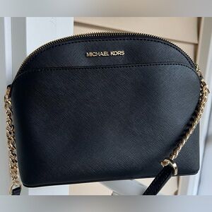 Michael kors purse 
Like new